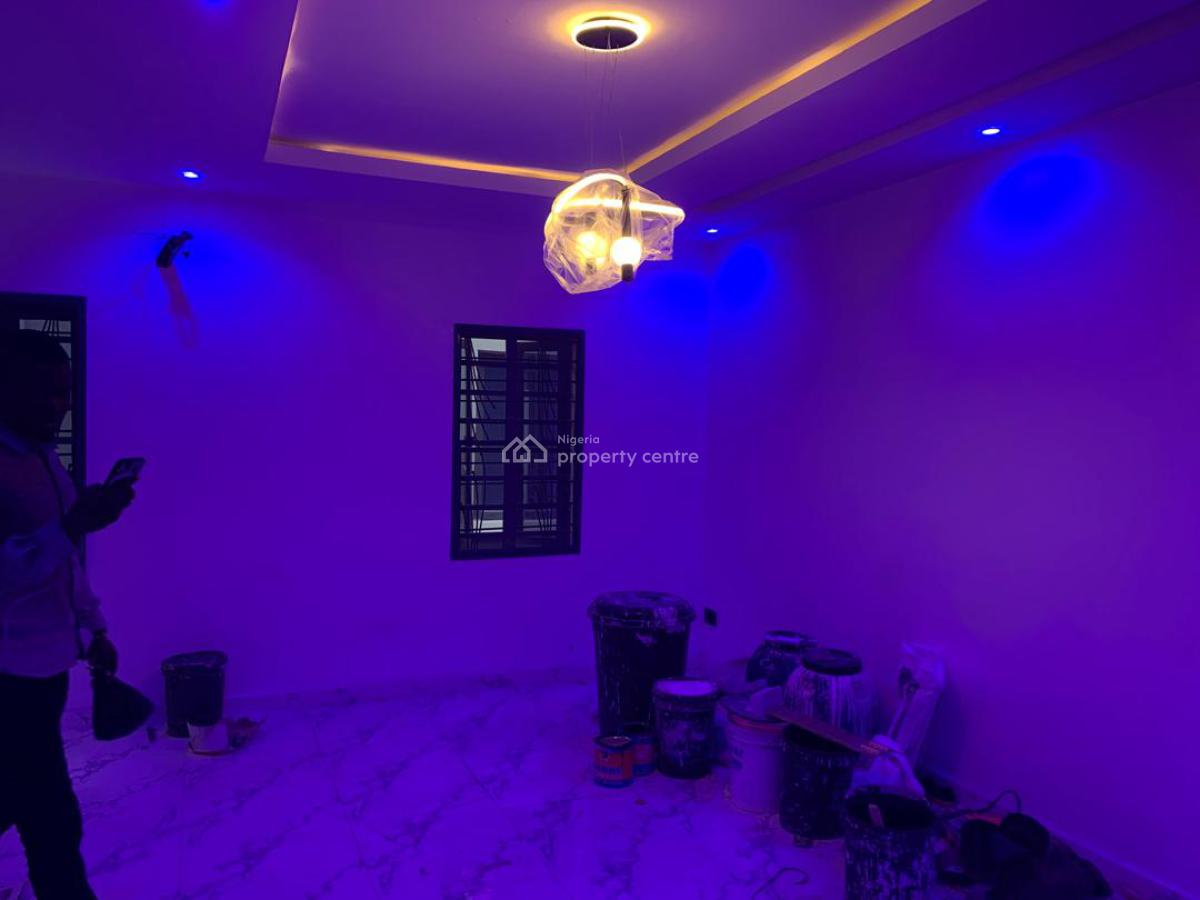 Executive Standard 2 Bedroom Flat, Off Oluwatoyin, Gbagada, Lagos, Flat / Apartment for Rent