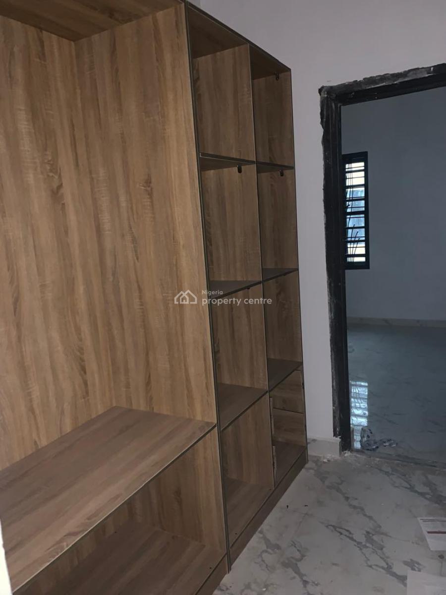 Executive Standard 2 Bedroom Flat, Off Oluwatoyin, Gbagada, Lagos, Flat / Apartment for Rent