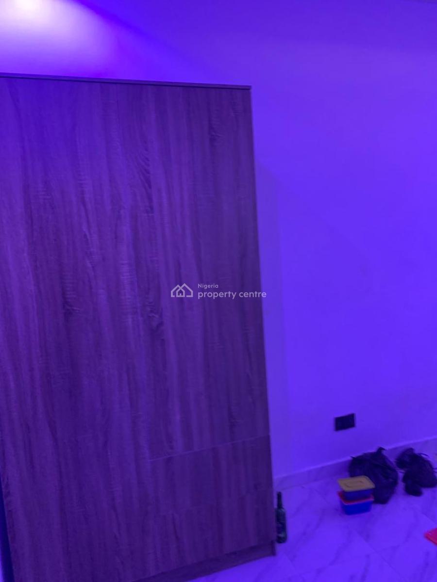 Executive Standard 2 Bedroom Flat, Off Oluwatoyin, Gbagada, Lagos, Flat / Apartment for Rent