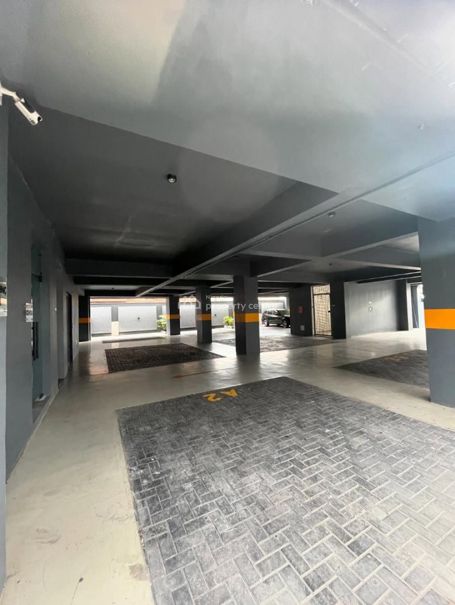 4-bedroom Maisonette with Bq, Lekki Phase 1, Lekki, Lagos, Flat / Apartment for Rent
