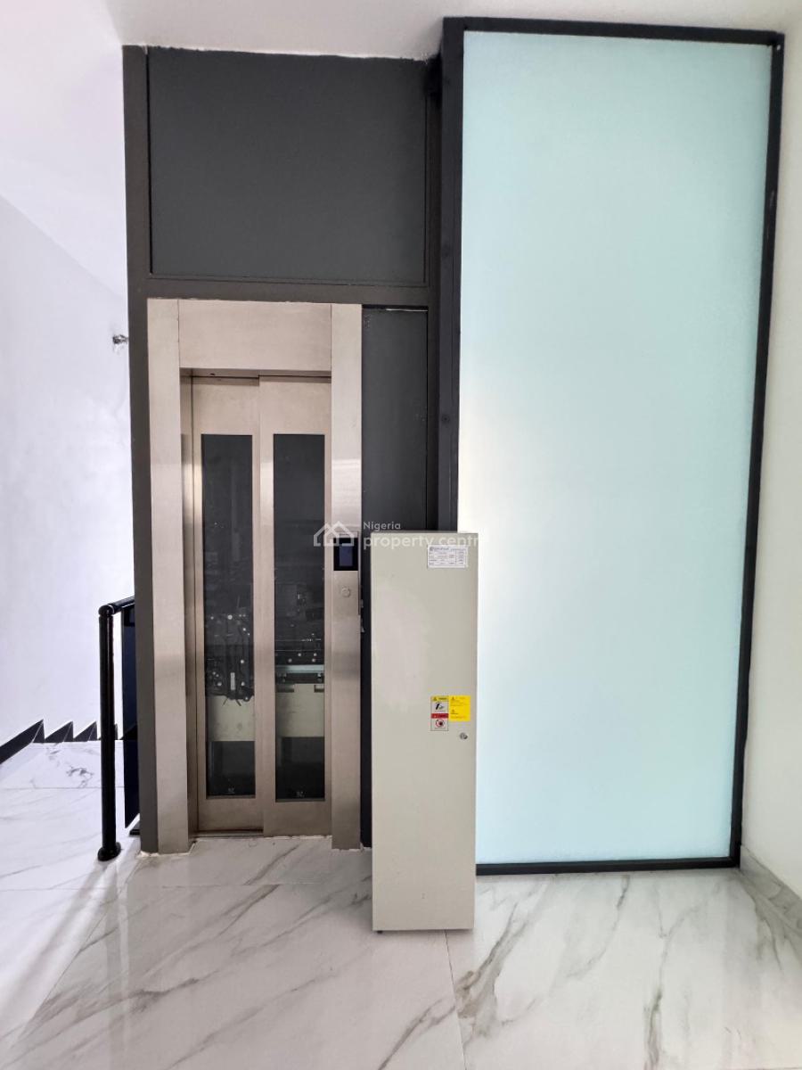 Beautiful 4bedroom Penthouse with Elevator, Lekki Phase 1, Lekki, Lagos, Terraced Duplex for Sale