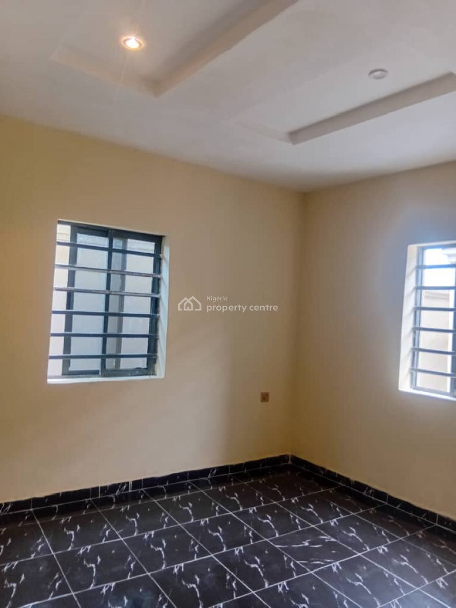 Nicely Built Room and Parlor Selfcon with Sweet Modern Facilities, Remi Olofa, Elebu, Akala Express Ibadan, Ibadan, Oyo, Mini Flat (room and Parlour) for Rent