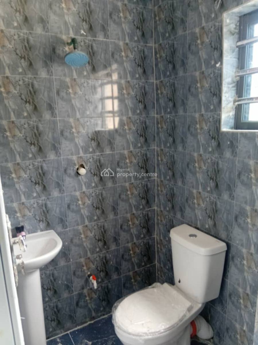 Nicely Built Room and Parlor Selfcon with Sweet Modern Facilities, Remi Olofa, Elebu, Akala Express Ibadan, Ibadan, Oyo, Mini Flat (room and Parlour) for Rent