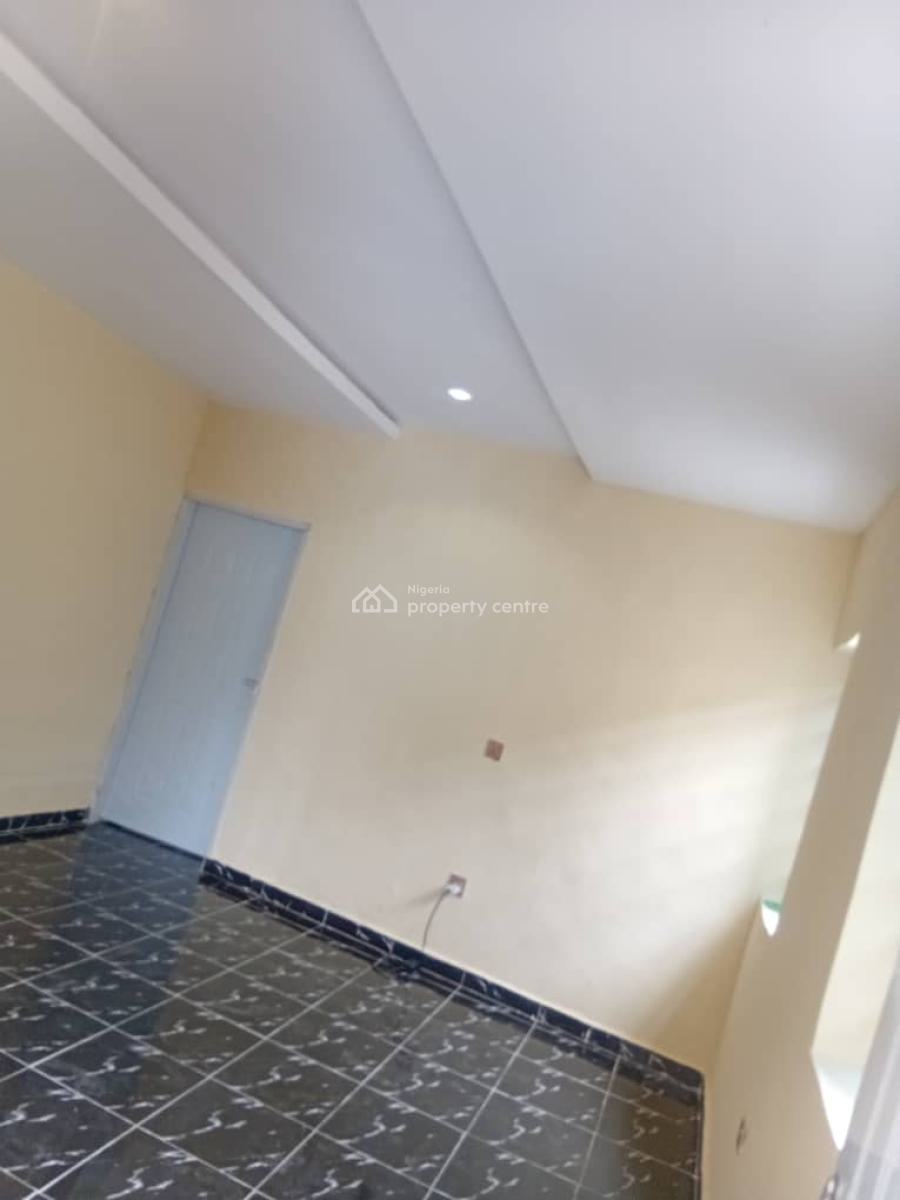 Nicely Built Room and Parlor Selfcon with Sweet Modern Facilities, Remi Olofa, Elebu, Akala Express Ibadan, Ibadan, Oyo, Mini Flat (room and Parlour) for Rent