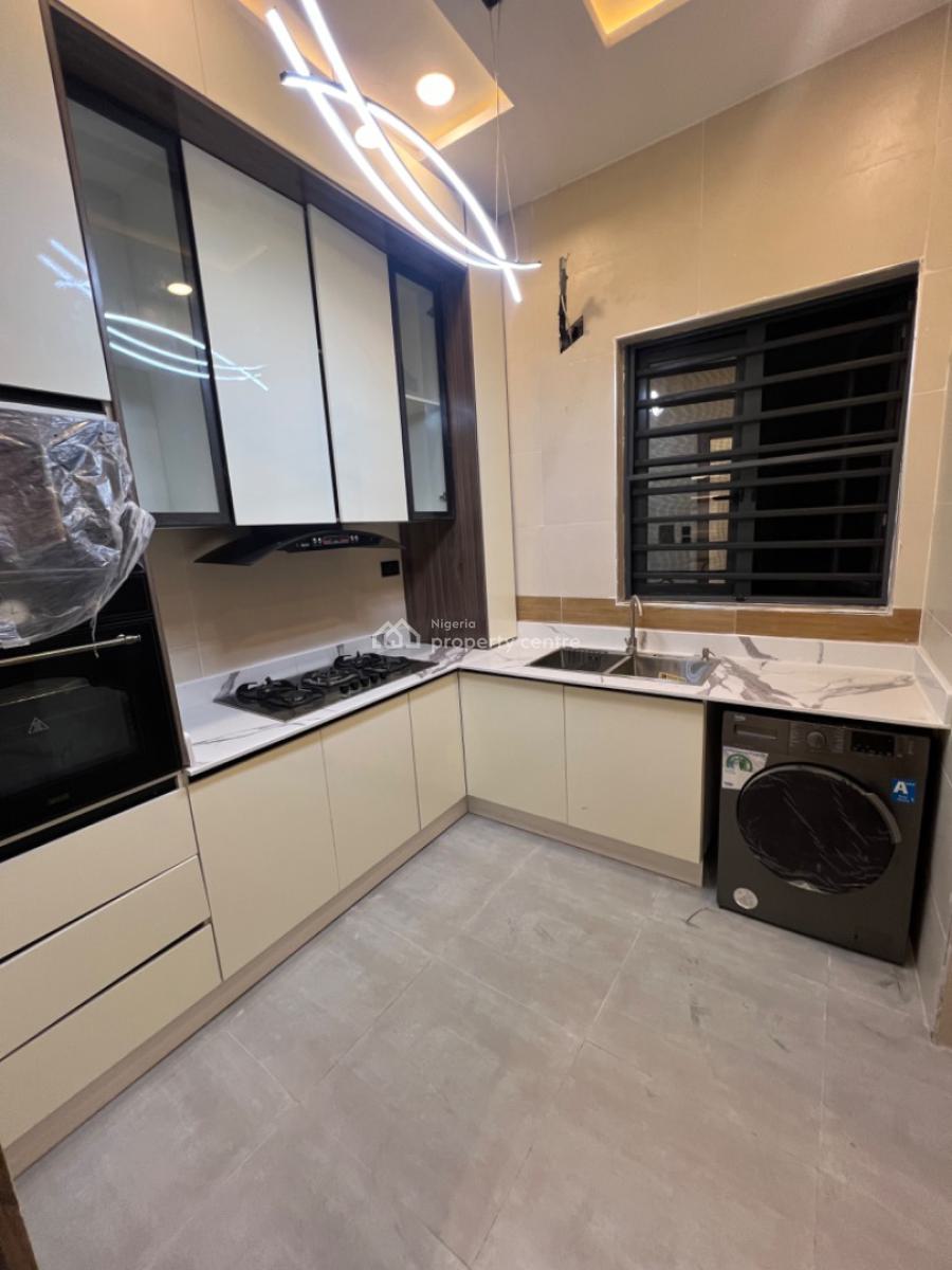 2 Bedroom Flat, Lekki Phase 1, Lekki, Lagos, Flat / Apartment for Sale