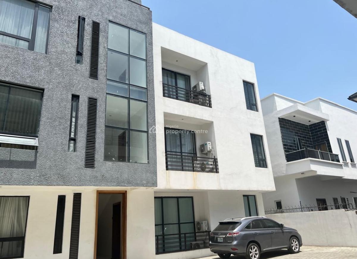 Well-maintained 2-bedroom Pent Apartment, Agungi, Lekki, Lagos, Flat / Apartment for Rent
