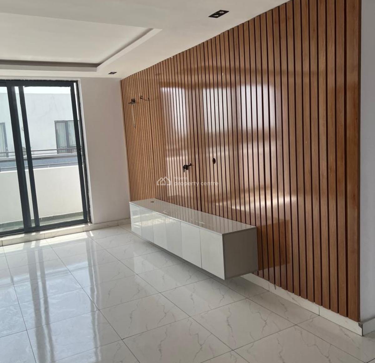 Well-maintained 2-bedroom Pent Apartment, Agungi, Lekki, Lagos, Flat / Apartment for Rent