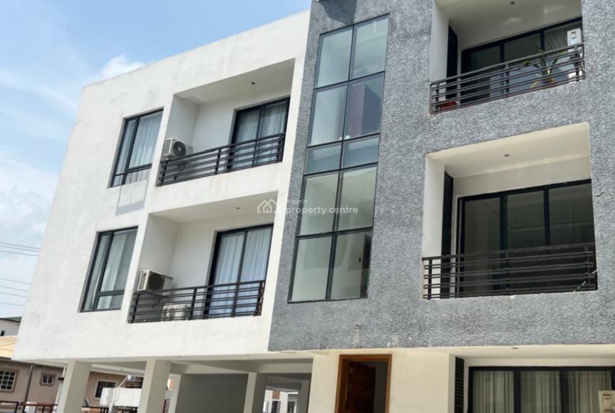 Well-maintained 2-bedroom Pent Apartment, Agungi, Lekki, Lagos, Flat / Apartment for Rent