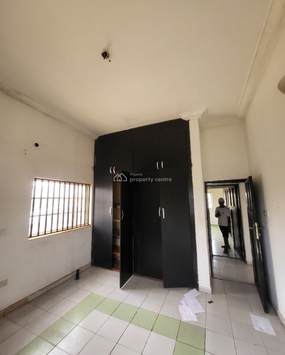 Luxurious Massive 2bedroom Flat, Near Old-secteriate, Area 1, Garki, Abuja, Flat / Apartment for Rent