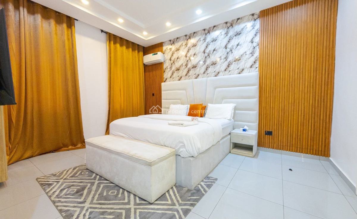 Luxurious Waterfront 4 Bedroom Terrace with Swimming Pool,gym, Snooker, Amusa 4 Lekki Phase 1, Lekki Phase 1, Lekki, Lagos, Flat / Apartment Short Let