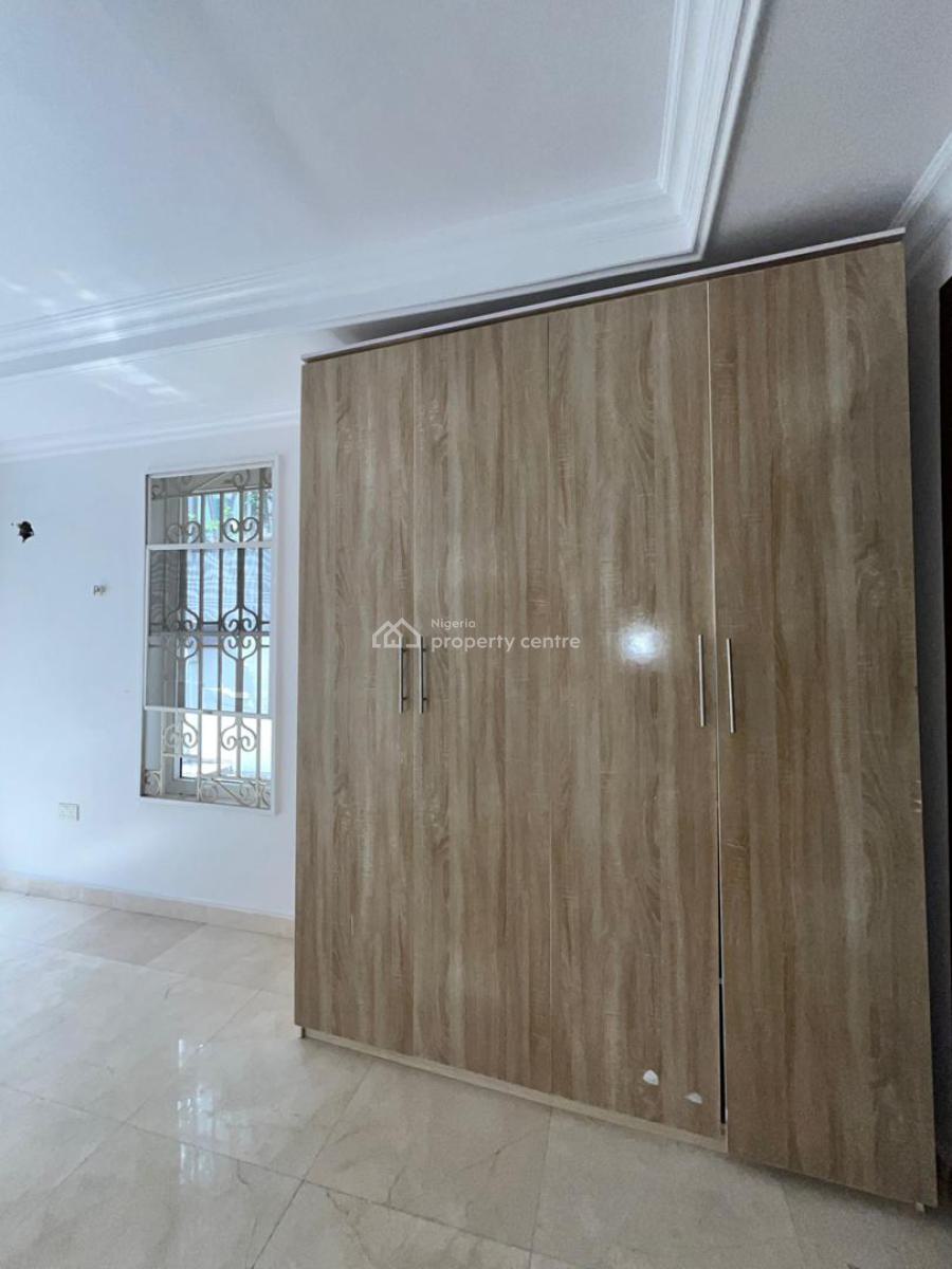 12 Bedroom Apartment, Lekki Phase 1, Lekki, Lagos, Flat / Apartment for Rent