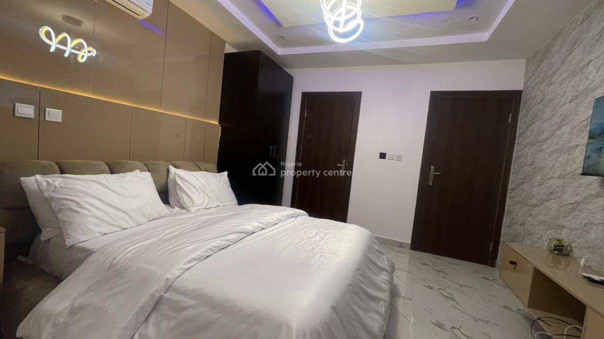 Cozy 2 Bedroom Apartment with Snooker Board and Ps5, Osapa, Osapa, Lekki, Lagos, Flat / Apartment Short Let