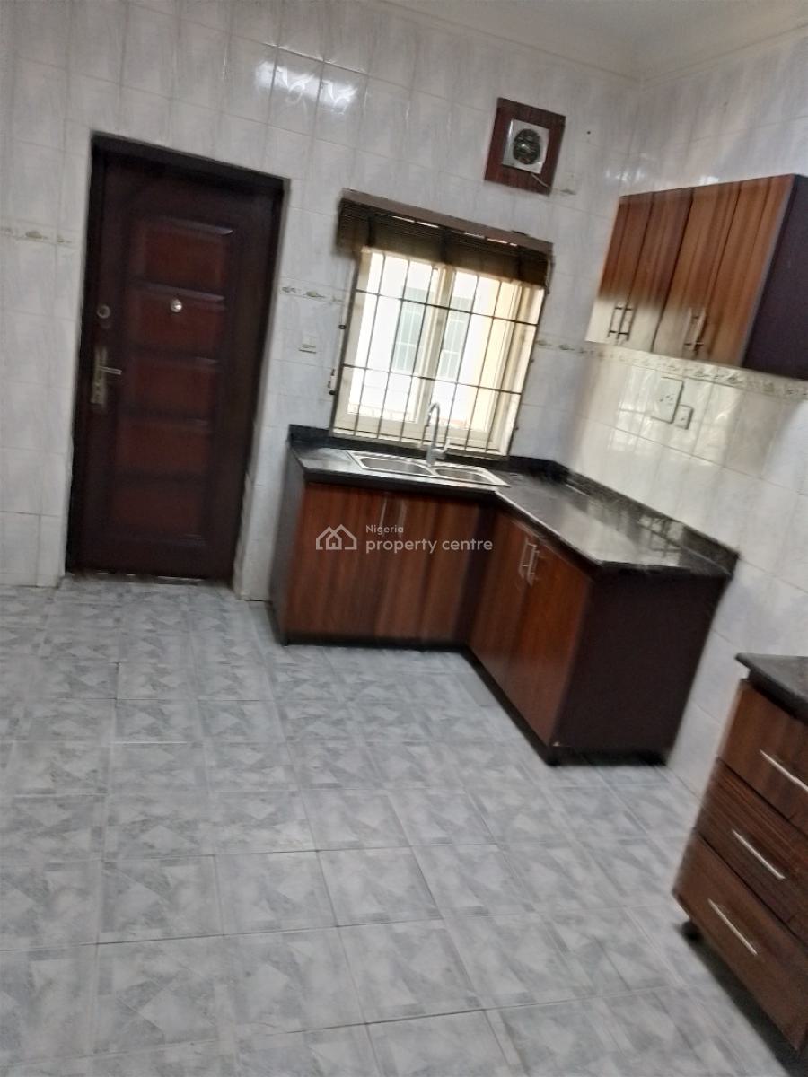 Standard 2 Bedroom Flat  Upstairs with a Room Ba, Off 4 Point, Victoria Island Extension, Victoria Island (vi), Lagos, Flat / Apartment for Rent
