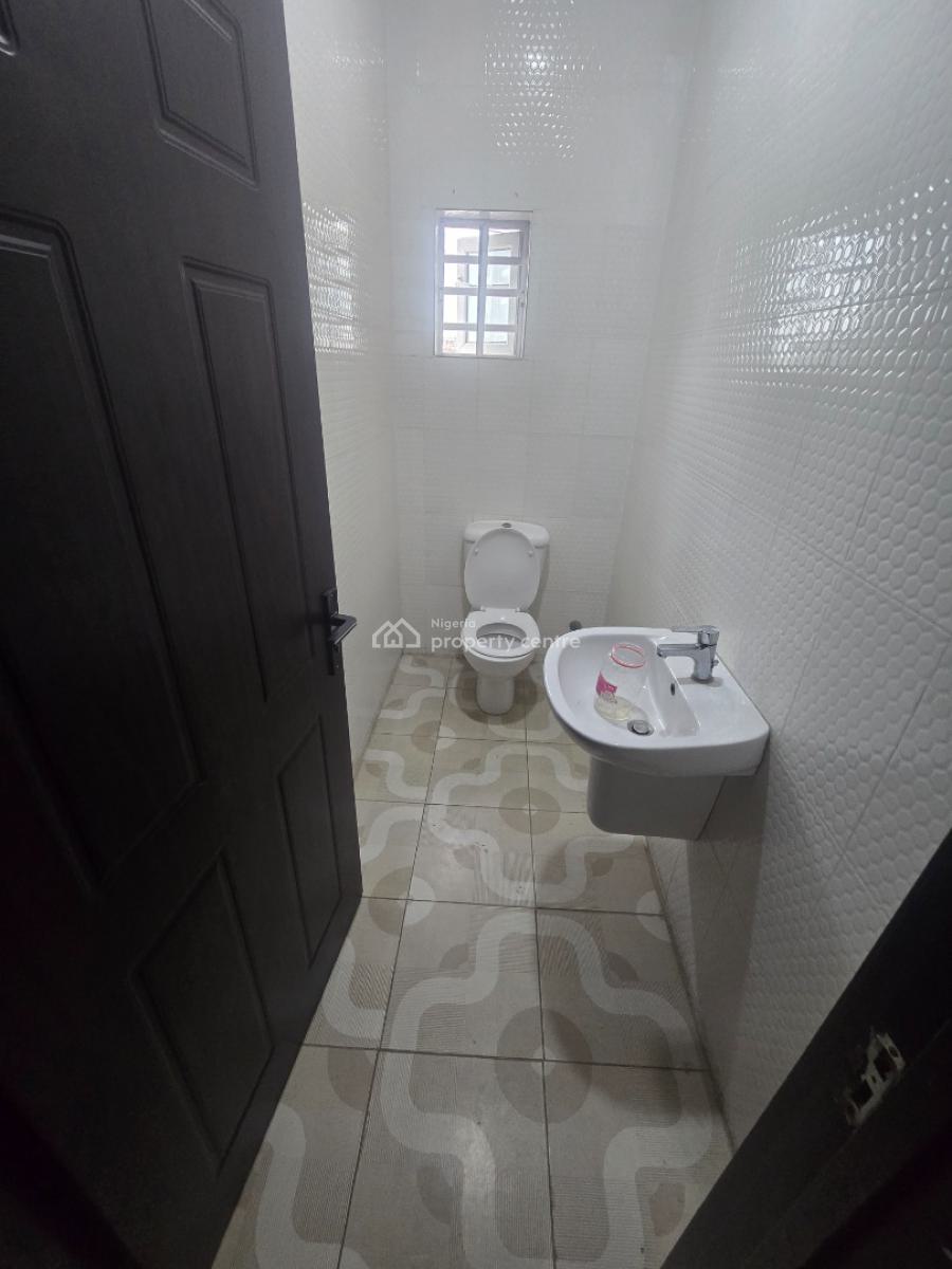 Spacious 3-bedroom Flat Apartment, Off Palace Road, Ikate Elegushi, Lekki, Lagos, Flat / Apartment for Rent