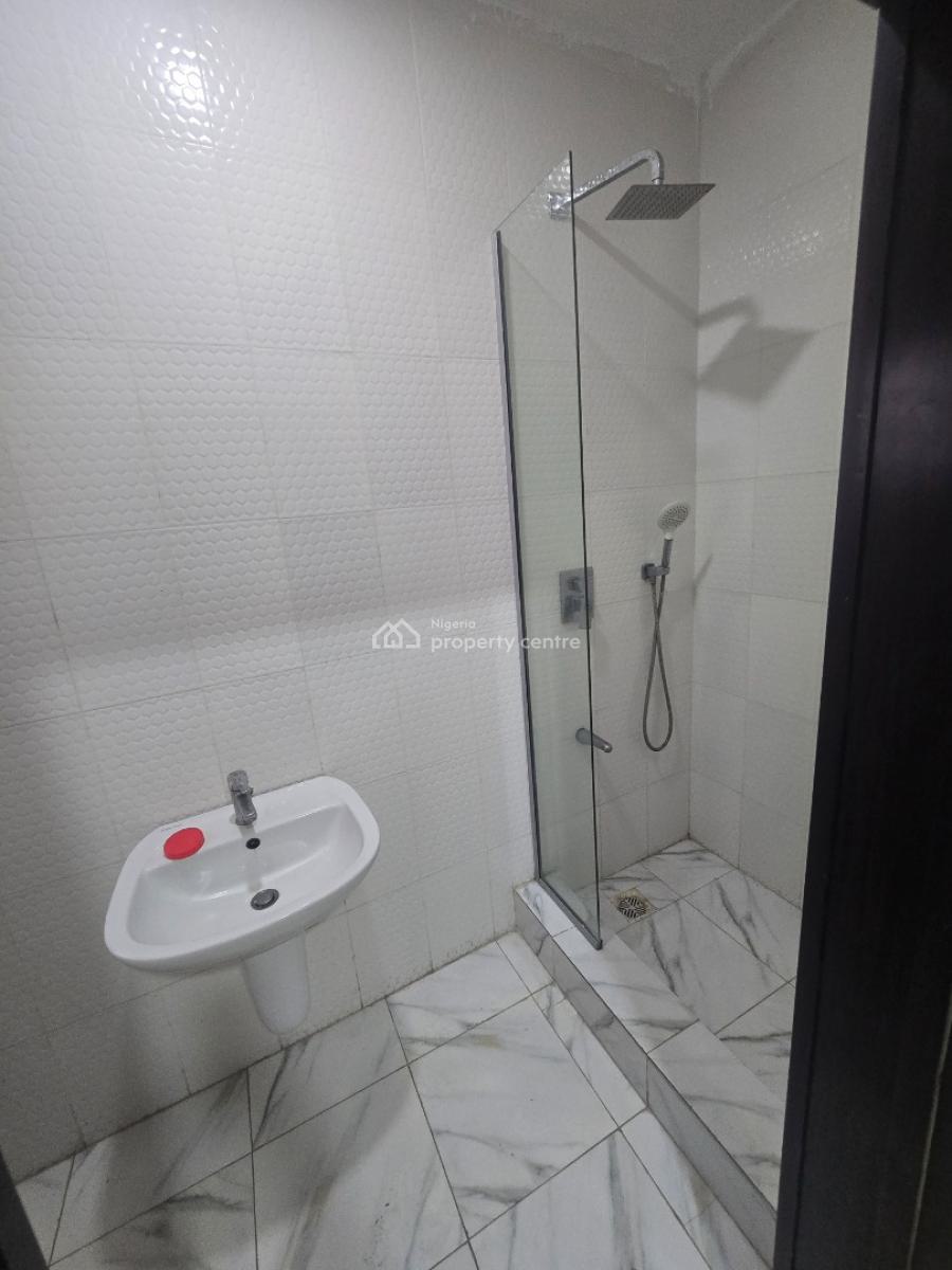 Spacious 3-bedroom Flat Apartment, Off Palace Road, Ikate Elegushi, Lekki, Lagos, Flat / Apartment for Rent