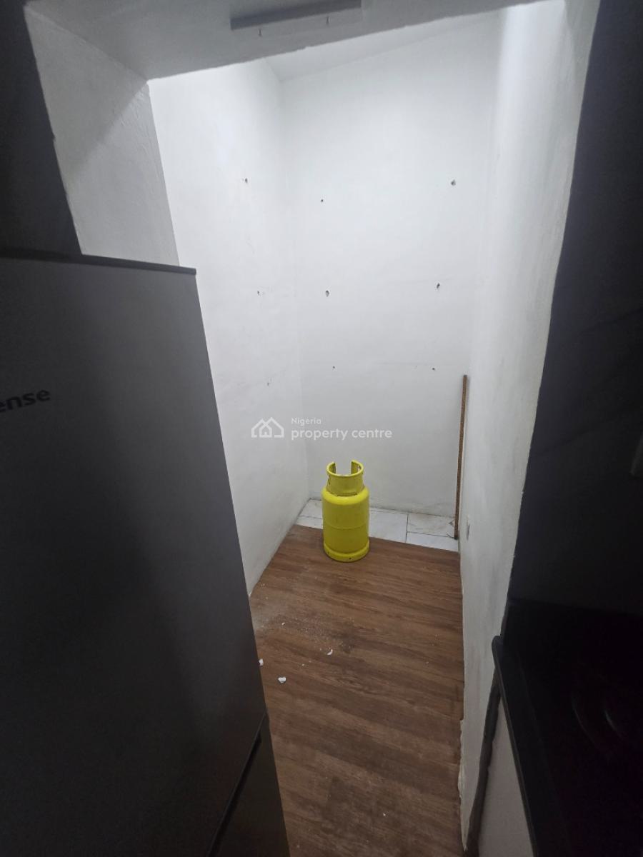 Spacious 3-bedroom Flat Apartment, Off Palace Road, Ikate Elegushi, Lekki, Lagos, Flat / Apartment for Rent