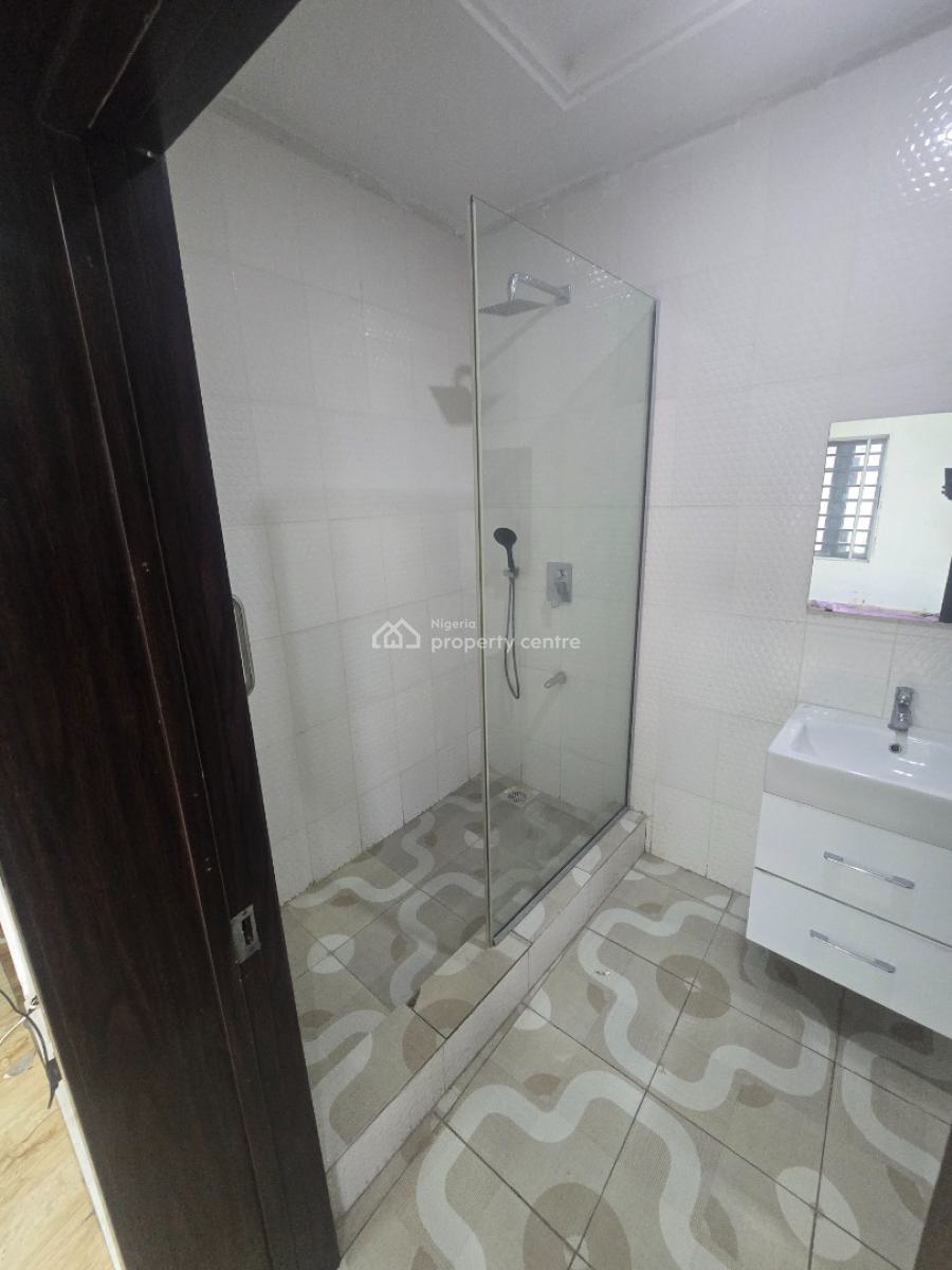 Spacious 3-bedroom Flat Apartment, Off Palace Road, Ikate Elegushi, Lekki, Lagos, Flat / Apartment for Rent