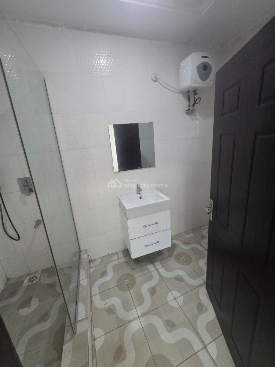 Spacious 3-bedroom Flat Apartment, Off Palace Road, Ikate Elegushi, Lekki, Lagos, Flat / Apartment for Rent