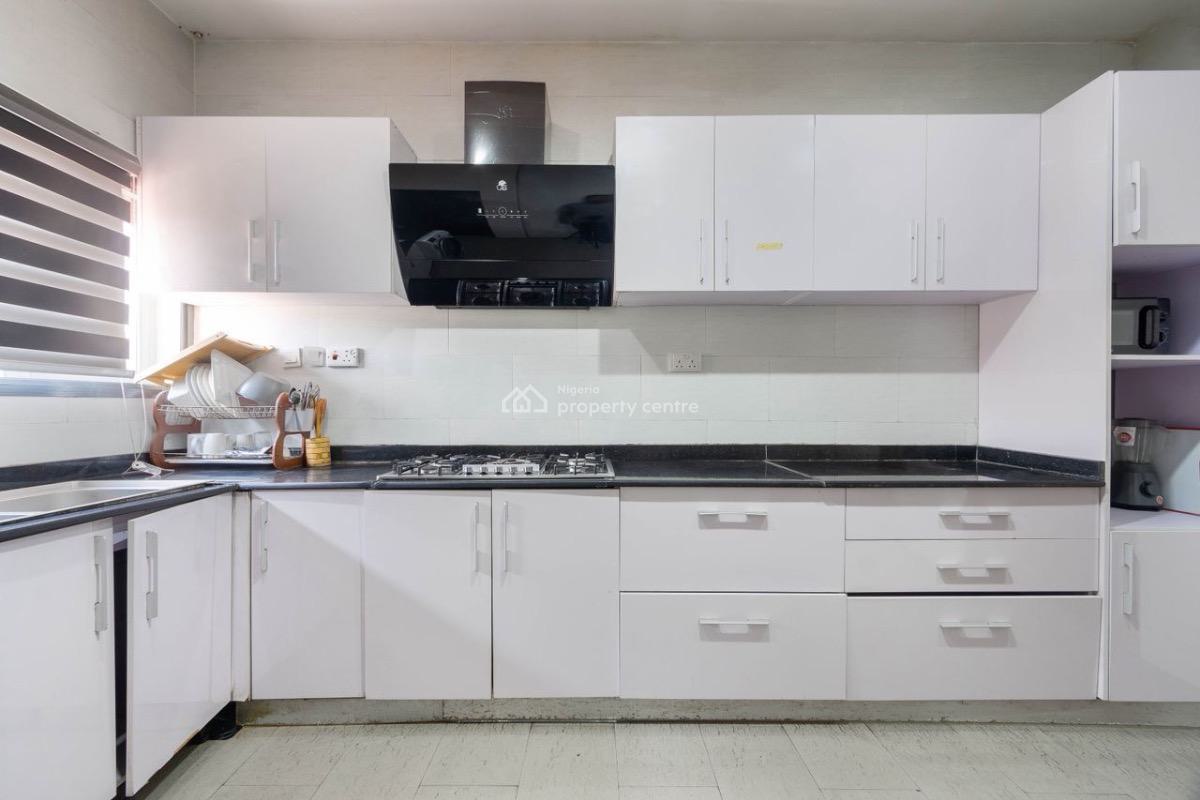 Luxury 2 Bedroom with Swimming Pool,gym and Rooftop Chill Spot, 2nd Roundabout, Lekki, Lagos, Flat / Apartment Short Let