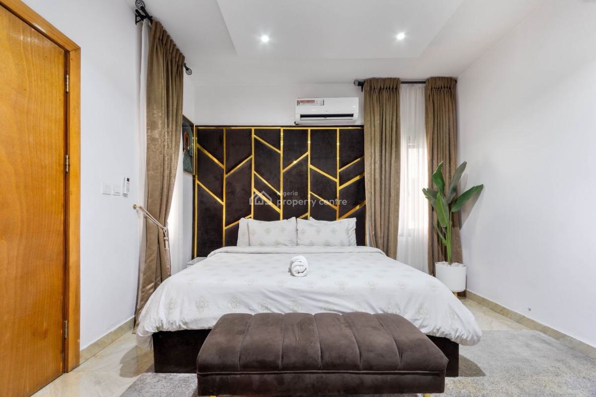 Luxury 2 Bedroom with Swimming Pool,gym and Rooftop Chill Spot, 2nd Roundabout, Lekki, Lagos, Flat / Apartment Short Let