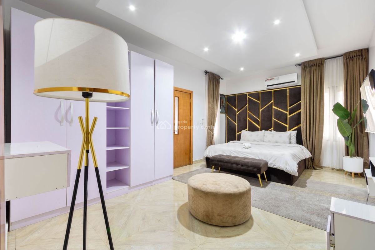 Luxury 2 Bedroom with Swimming Pool,gym and Rooftop Chill Spot, 2nd Roundabout, Lekki, Lagos, Flat / Apartment Short Let
