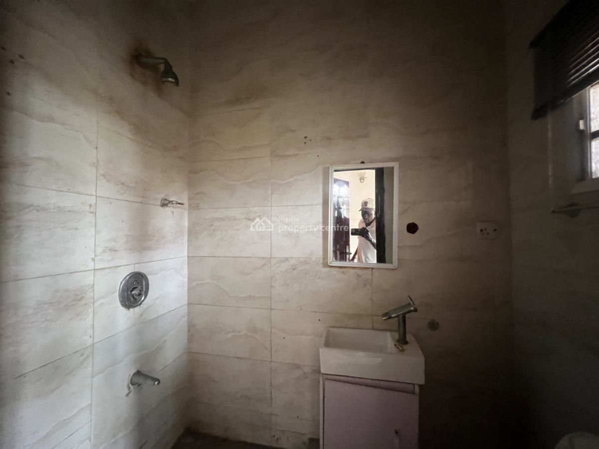 2 Bedroom Apartment, Off Palace Road, Oniru, Victoria Island (vi), Lagos, Flat / Apartment for Rent