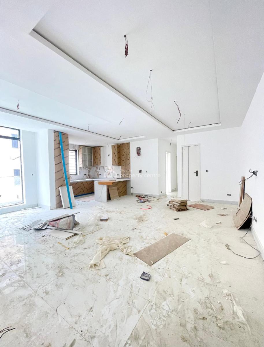 Excellent 2 Bedroom Fully Serviced Apartment with an Elevator and Gym, Lekki Phase 1, Lekki, Lagos, Flat / Apartment for Sale
