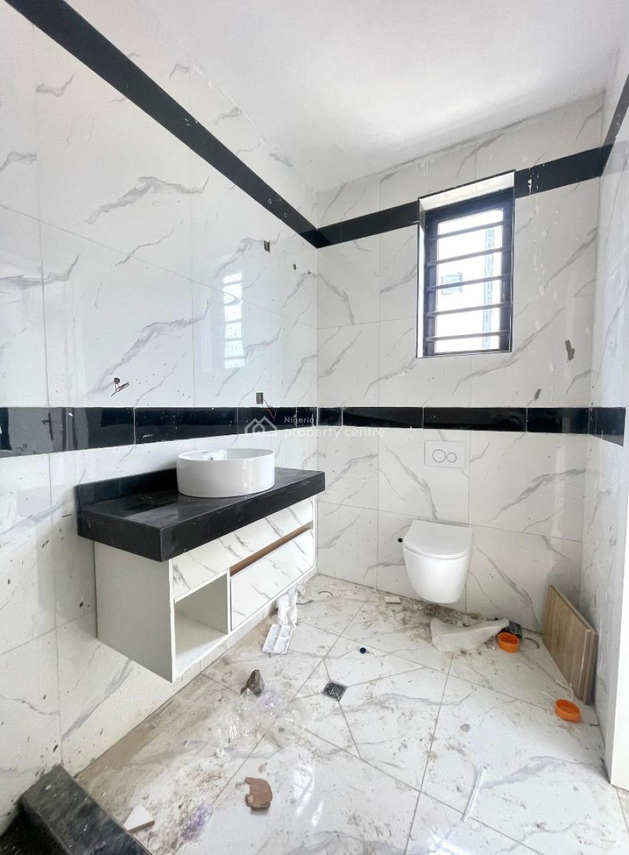 Excellent 2 Bedroom Fully Serviced Apartment with an Elevator and Gym, Lekki Phase 1, Lekki, Lagos, Flat / Apartment for Sale