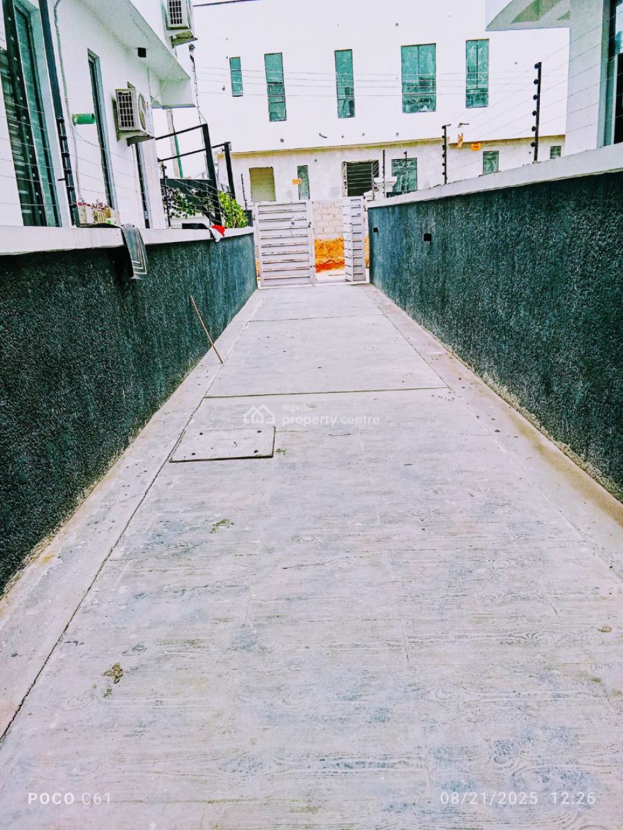 Strategically Located Luxury 4 Bedroom Semi Detached Duplex, Chevron, Lekki Phase 2, Lekki, Lagos, Semi-detached Duplex for Sale