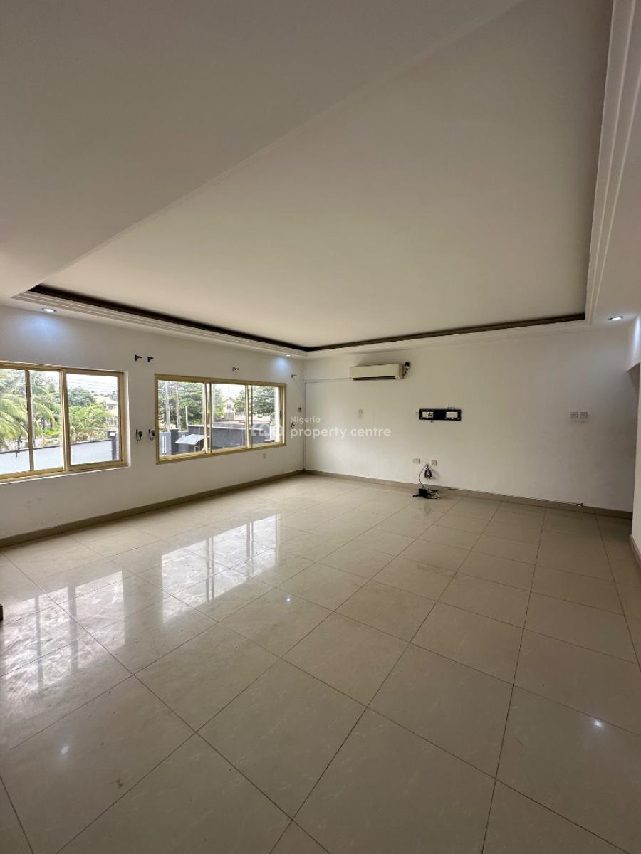 3bedroom Apartment with Bq, Phase 1 Off Admiralty, Lekki, Lagos, Flat / Apartment for Rent