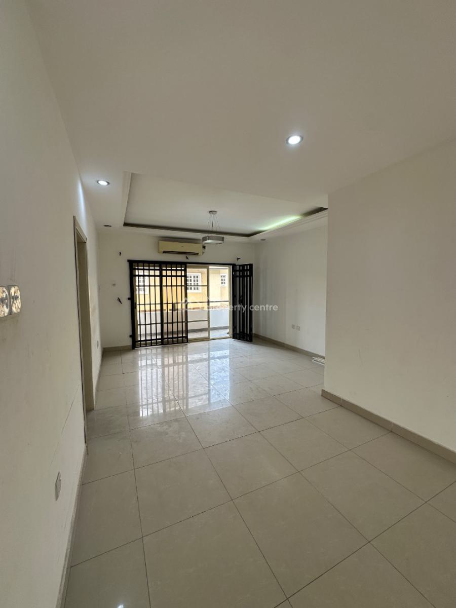 3bedroom Apartment with Bq, Phase 1 Off Admiralty, Lekki, Lagos, Flat / Apartment for Rent