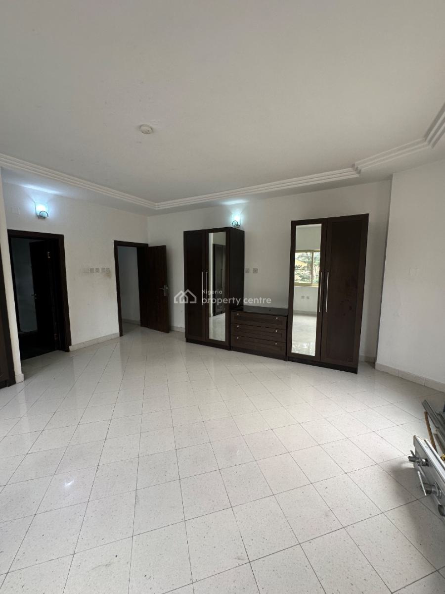 3bedroom Apartment with Bq, Phase 1 Off Admiralty, Lekki, Lagos, Flat / Apartment for Rent