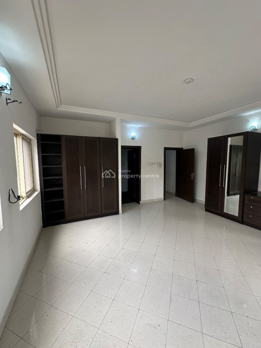 3bedroom Apartment with Bq, Phase 1 Off Admiralty, Lekki, Lagos, Flat / Apartment for Rent