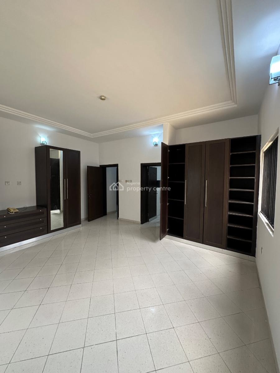 3bedroom Apartment with Bq, Phase 1 Off Admiralty, Lekki, Lagos, Flat / Apartment for Rent
