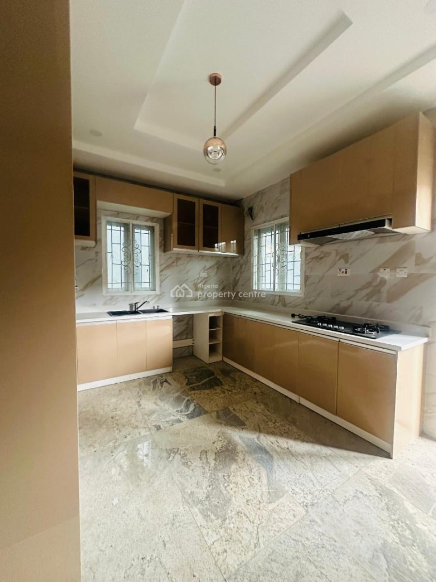 Spaciously Built 5 Bedroom Fully Detached Duplex with a Bq, Magodo Phase 2, Gra Phase 2, Magodo, Lagos, Detached Duplex for Sale
