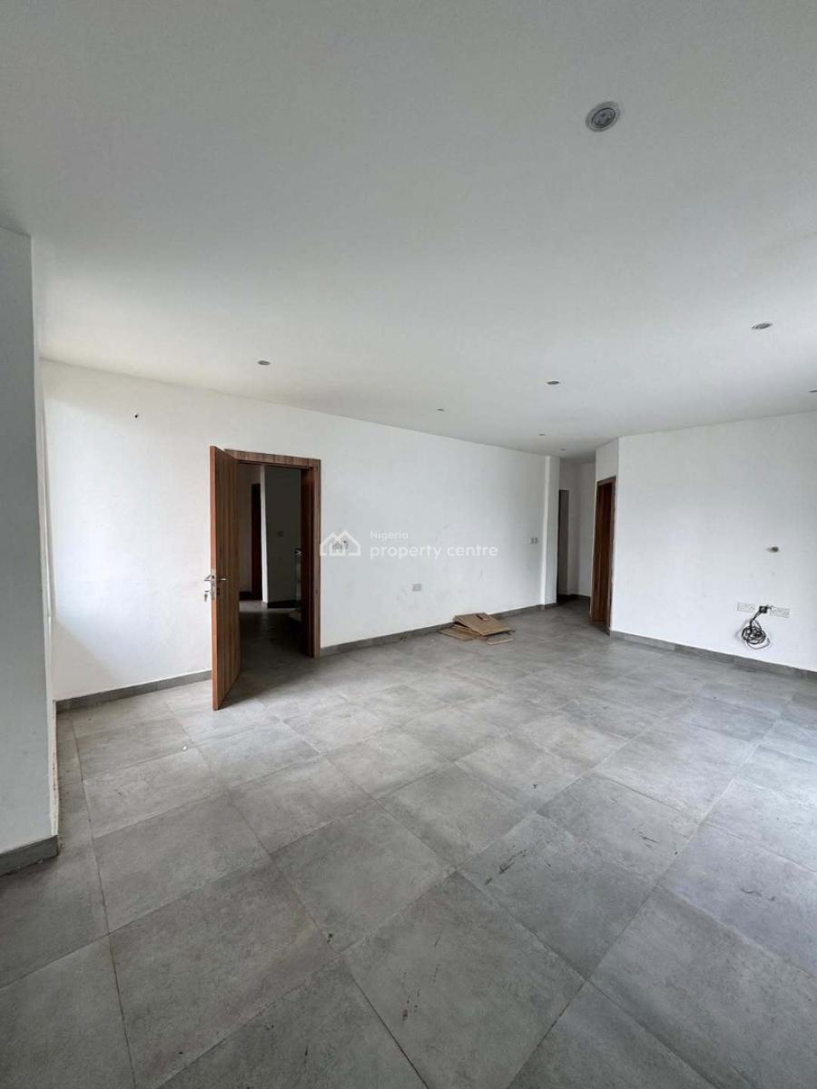 Well-maintained 3-bedroom Maisonette Duplex on The 3rd Floor with Bq, Banana Island Road, Ikoyi, Lagos, Flat / Apartment for Rent