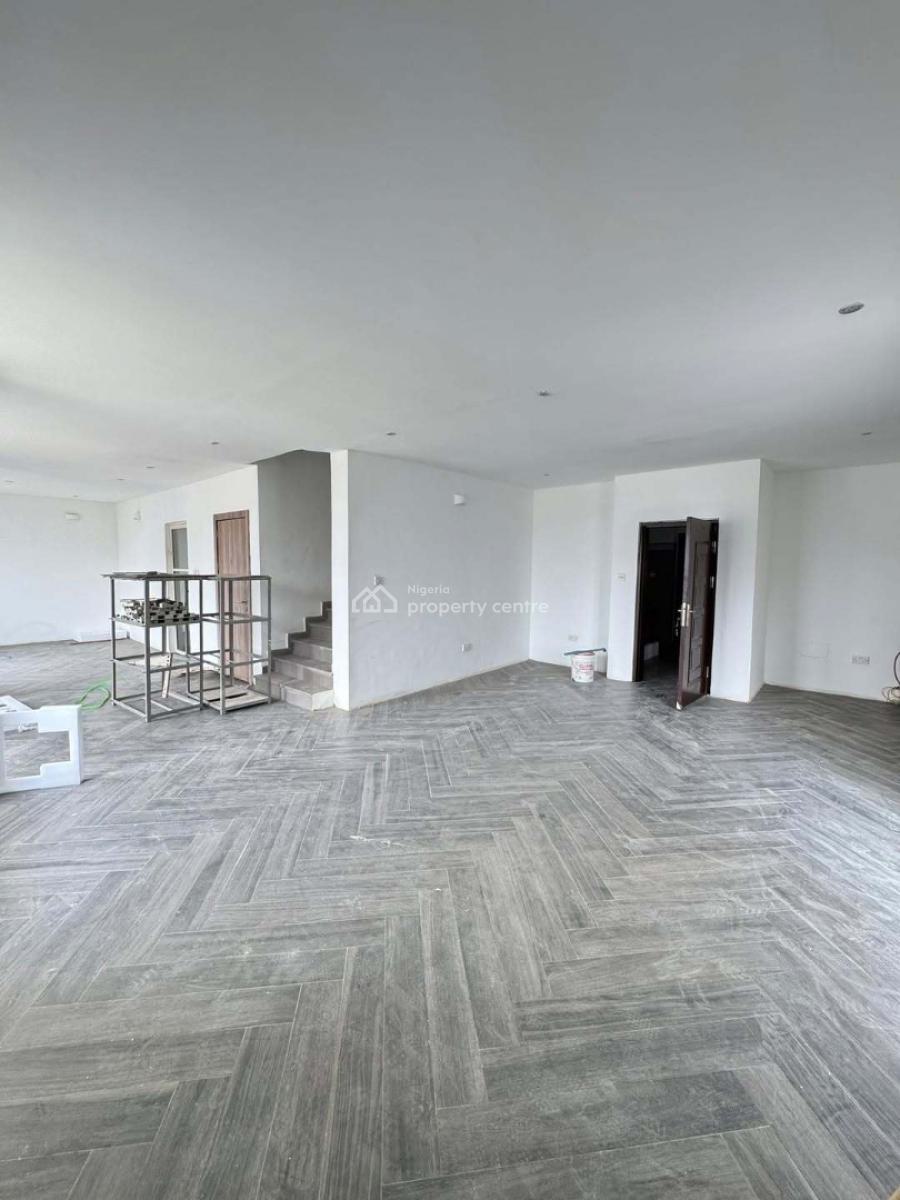 Well-maintained 3-bedroom Maisonette Duplex on The 3rd Floor with Bq, Banana Island Road, Ikoyi, Lagos, Flat / Apartment for Rent