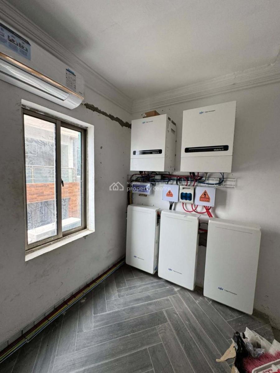 Well-maintained 3-bedroom Maisonette Duplex on The 3rd Floor with Bq, Banana Island Road, Ikoyi, Lagos, Flat / Apartment for Rent