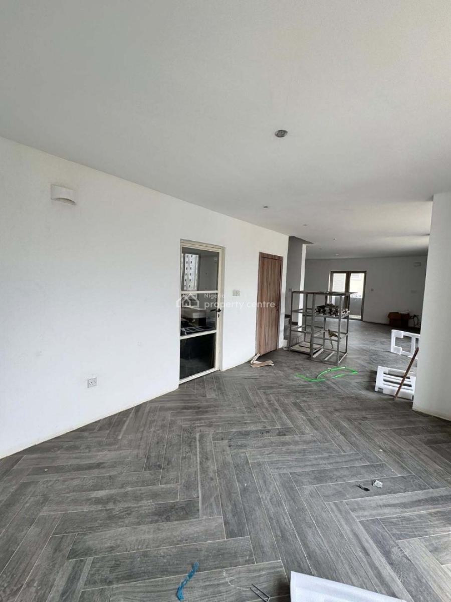 Well-maintained 3-bedroom Maisonette Duplex on The 3rd Floor with Bq, Banana Island Road, Ikoyi, Lagos, Flat / Apartment for Rent