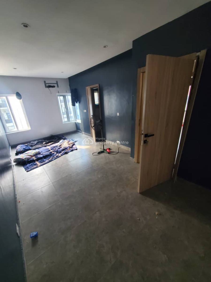 Fully Serviced Spacious Standard 2 Bedroom Flat Upstairs, Ilasan, Lekki, Lagos, Flat / Apartment for Rent
