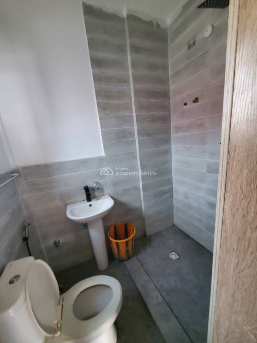 Fully Serviced Spacious Standard 2 Bedroom Flat Upstairs, Ilasan, Lekki, Lagos, Flat / Apartment for Rent