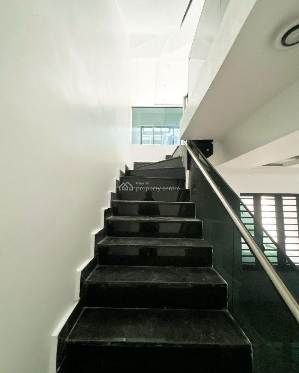 a 4 Bedrooms Semi-detached House with Bq, Ikate, Ikate Elegushi, Lekki, Lagos, Semi-detached Duplex for Sale