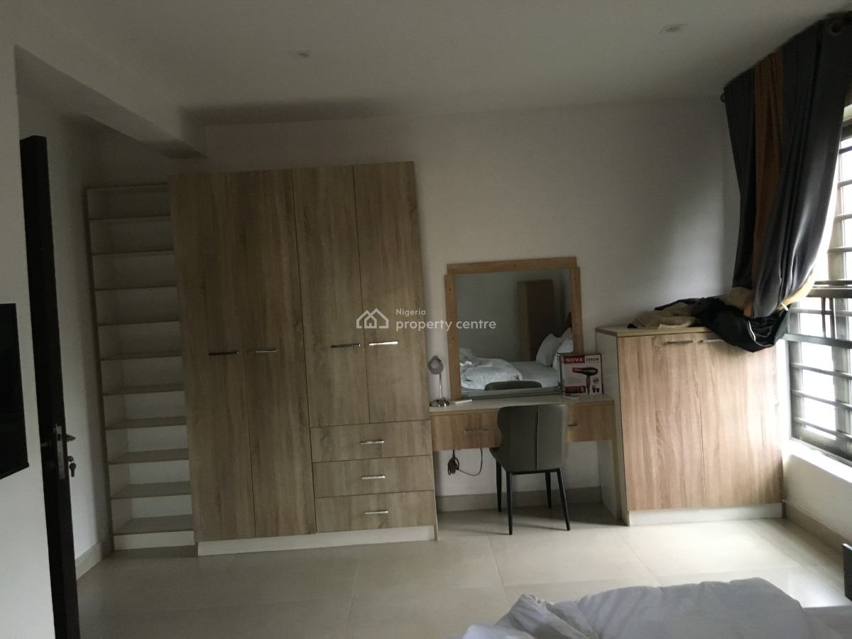 Fully Furnished 3 Bedrooms Flat with Pool Lift,gym, Reverend Ogunbiyi Street, Ikeja Gra, Ikeja, Lagos, Flat / Apartment Short Let
