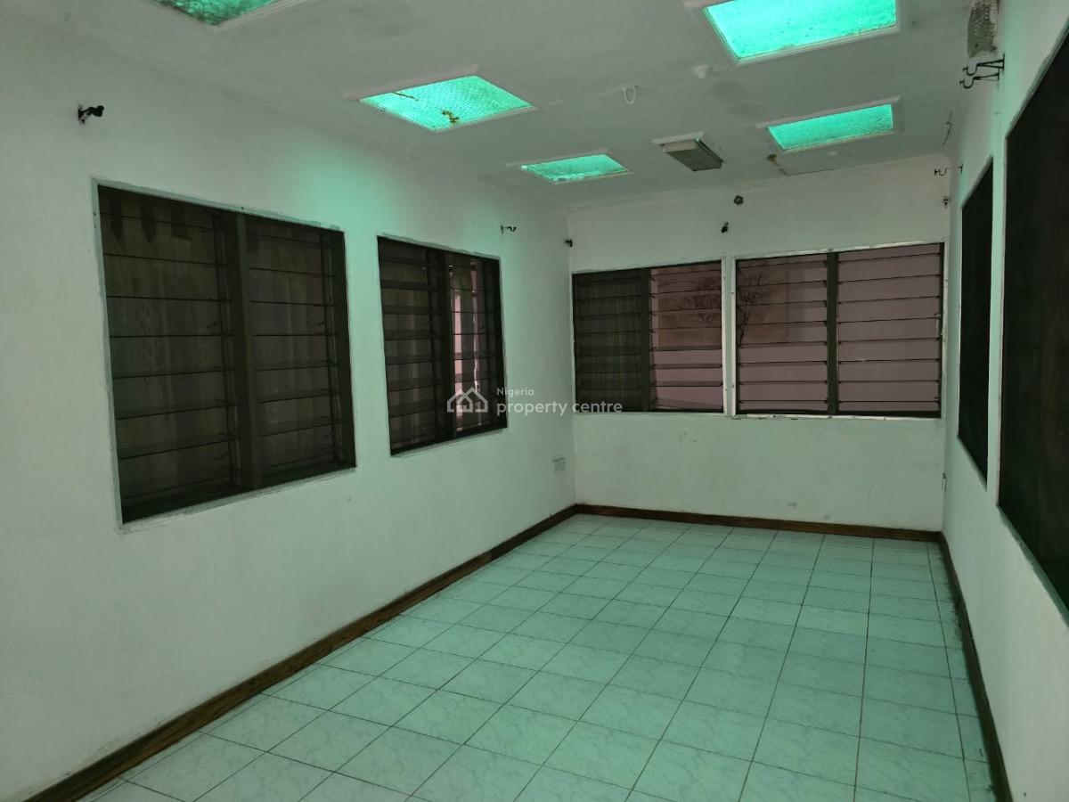 3 Bedroom Bungalow with 1 Room Bq, Updc Estate, Off Whitesand School, Lekki Phase 1, Lekki, Lagos, Detached Bungalow for Rent