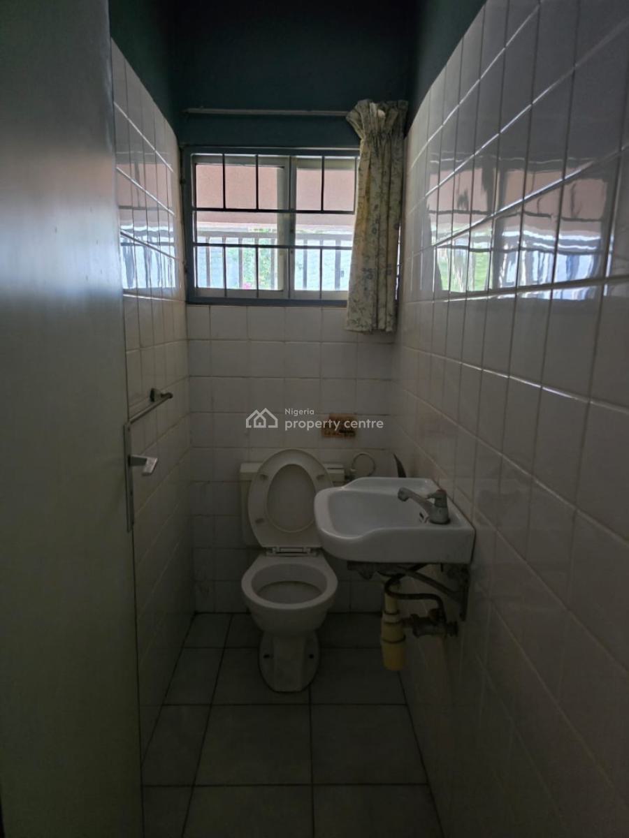 3 Bedroom Bungalow with 1 Room Bq, Updc Estate, Off Whitesand School, Lekki Phase 1, Lekki, Lagos, Detached Bungalow for Rent