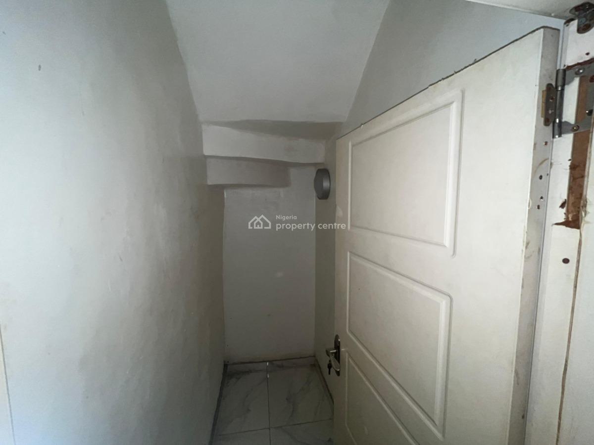 4 Bedroom Semi Detached House with a Room Bq, Saki Close, Osapa London, Lekki, Lagos, House for Sale