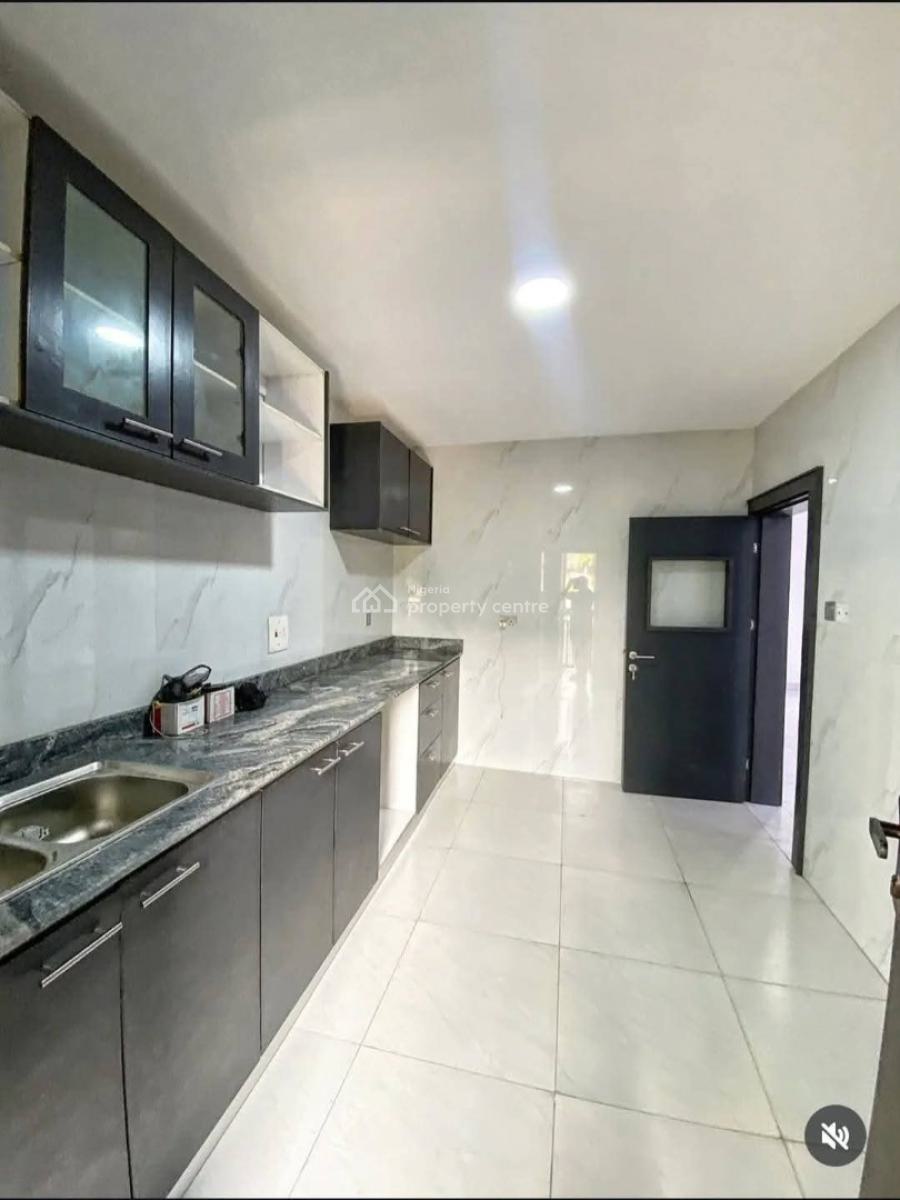 Luxurious 4 Bedroom Apartment with Federal Light and Security, Gra  Port, Old Gra, Port Harcourt, Rivers, Flat / Apartment for Rent