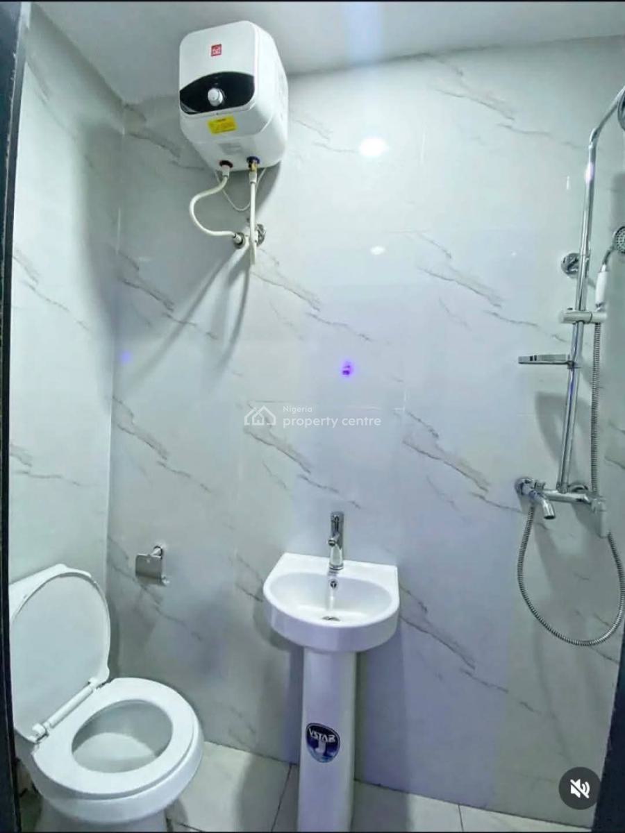 Luxurious 4 Bedroom Apartment with Federal Light and Security, Gra  Port, Old Gra, Port Harcourt, Rivers, Flat / Apartment for Rent