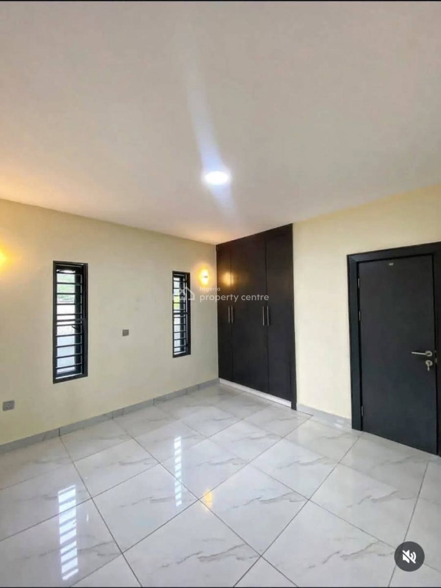 Luxurious 4 Bedroom Apartment with Federal Light and Security, Gra  Port, Old Gra, Port Harcourt, Rivers, Flat / Apartment for Rent