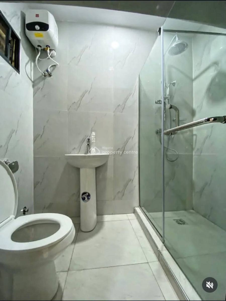 Luxurious 4 Bedroom Apartment with Federal Light and Security, Gra  Port, Old Gra, Port Harcourt, Rivers, Flat / Apartment for Rent